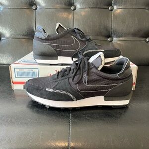 Nike Daybreak-Type SE Black/White DA7729-002‎ Sz 8